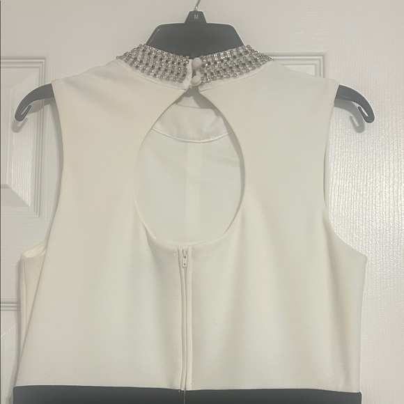 Bisou Bisou Black and White Midi Dress with Embellished Collar - Picture 6 of 11